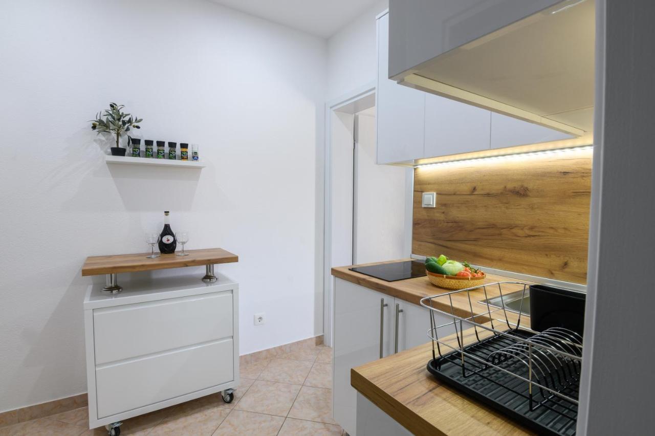 Apartments Blatancic Vodice Exterior foto