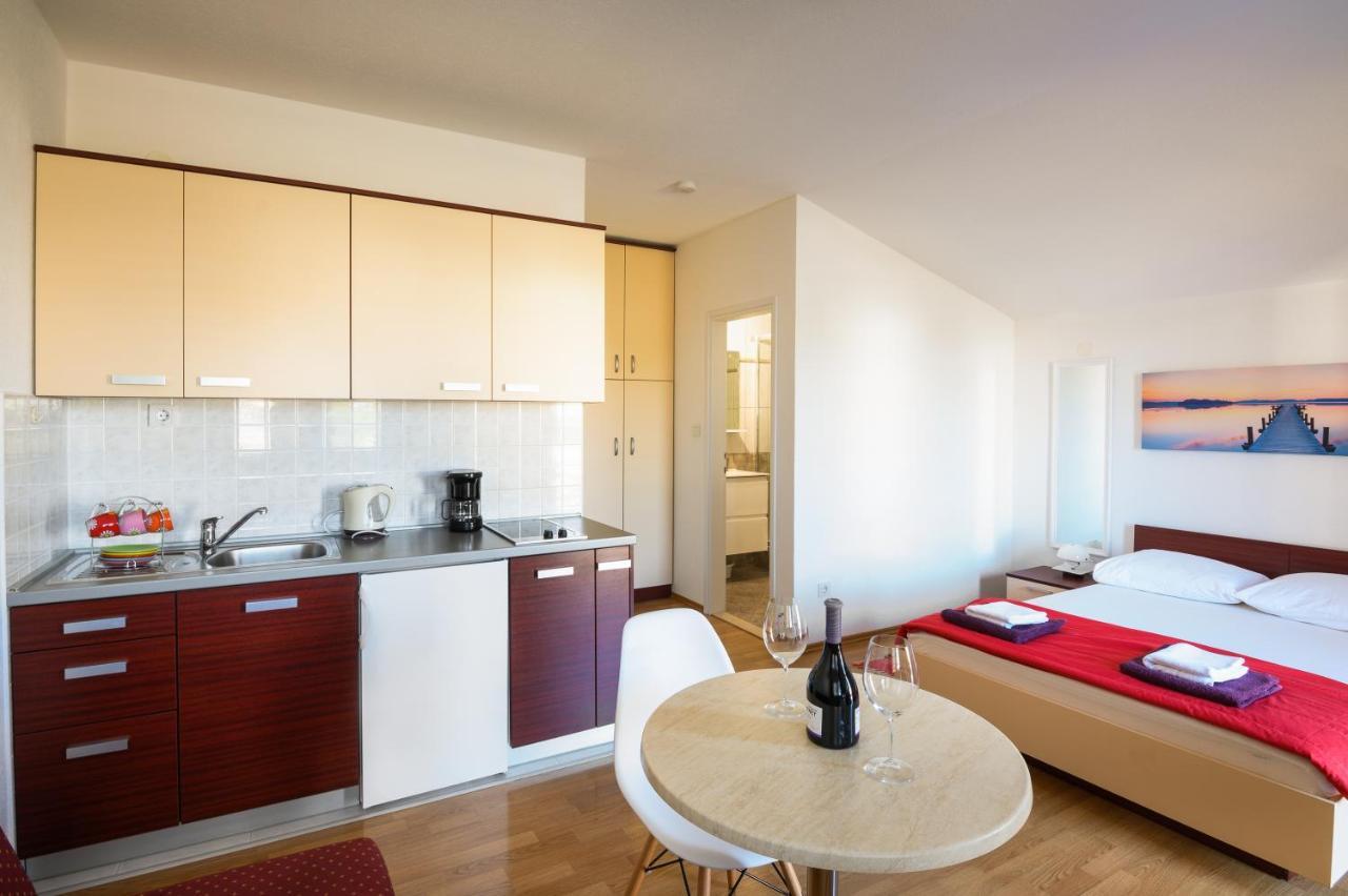 Apartments Blatancic Vodice Exterior foto