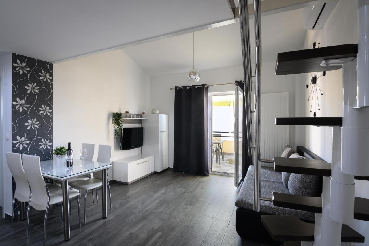 Apartments Blatancic Vodice Exterior foto